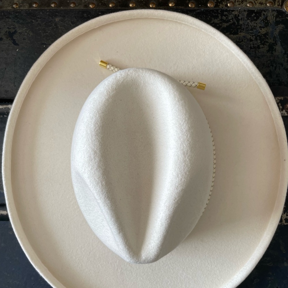 GIGI PIP Cream Hat - Picture 3 of 4